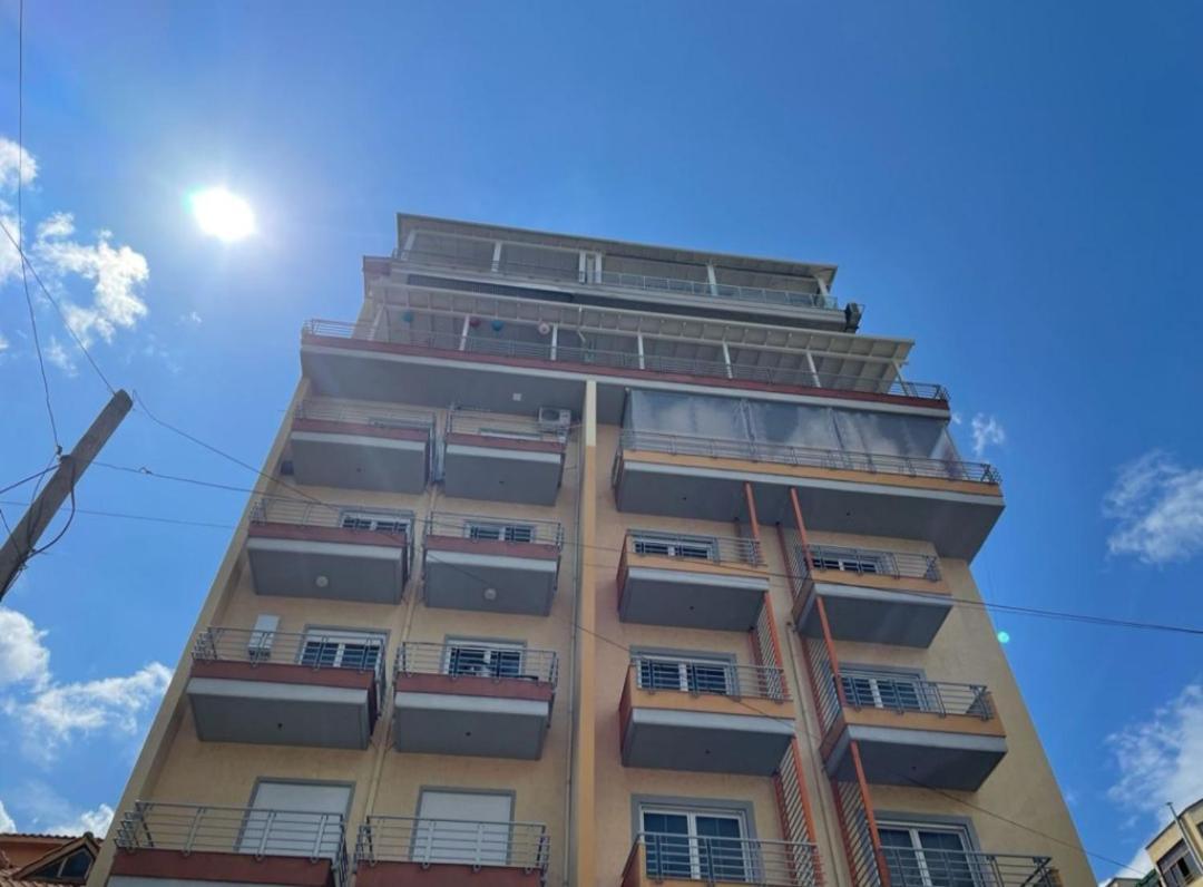 Kelvi'S Apartment Pogradec Eksteriør billede